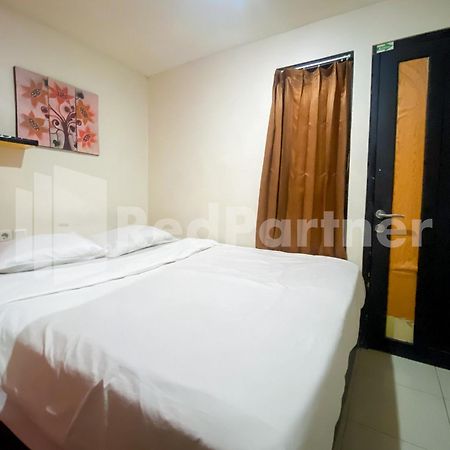 Audah Guesthouse Syariah Redpartner Jacarta Exterior foto
