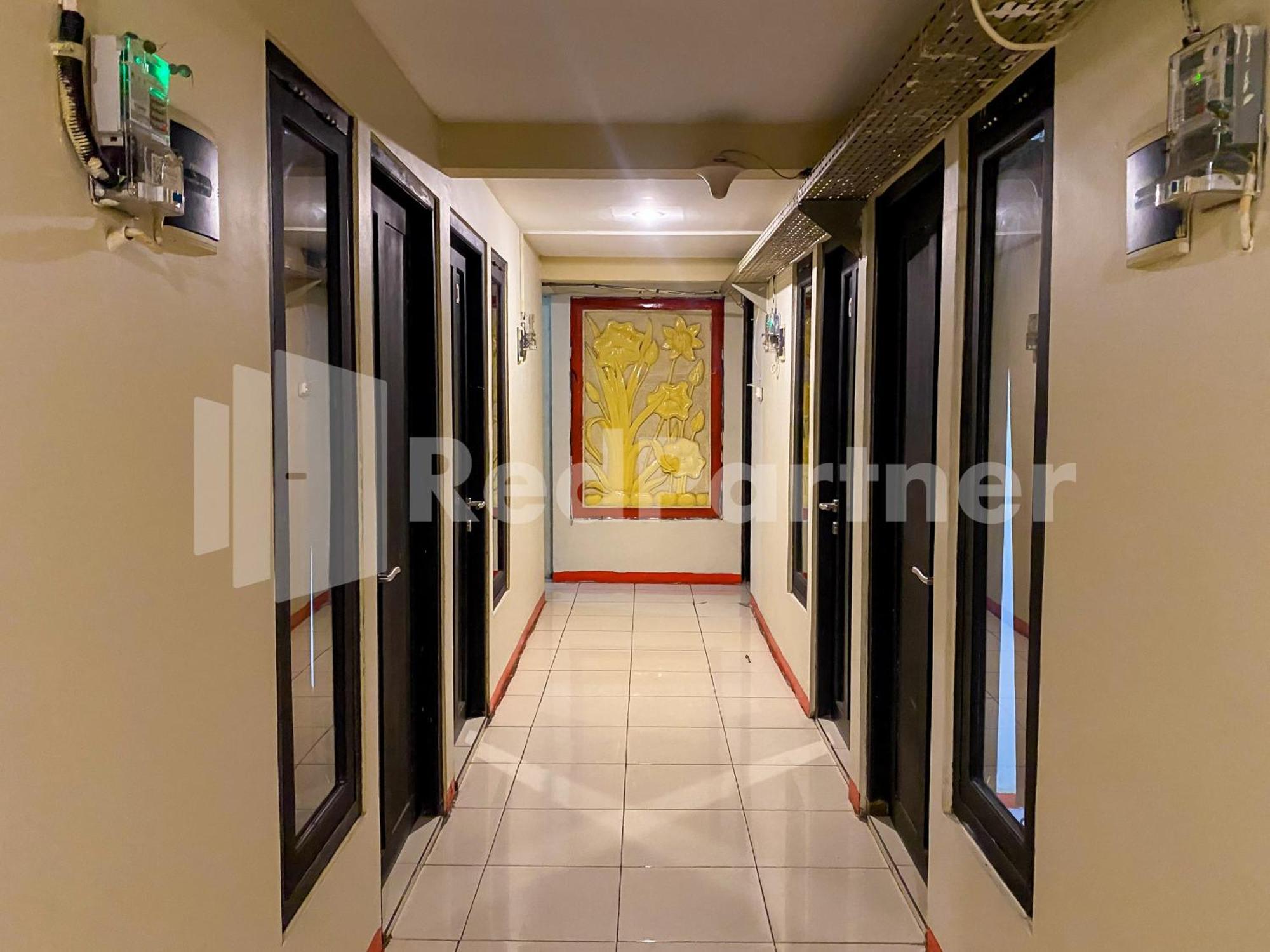 Audah Guesthouse Syariah Redpartner Jacarta Exterior foto